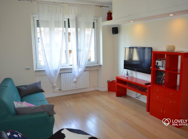 TOTALLY RENOVATED APARTMENT - HIGH FLOOR