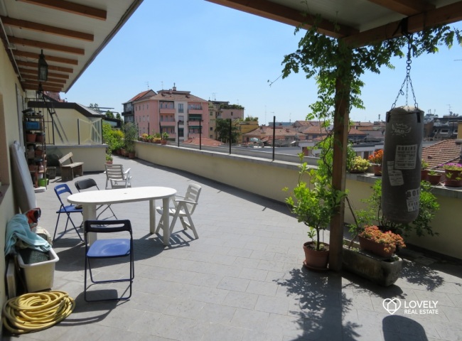 PANTHOUSE WITH 75 SQM PRIVATE TERRACE