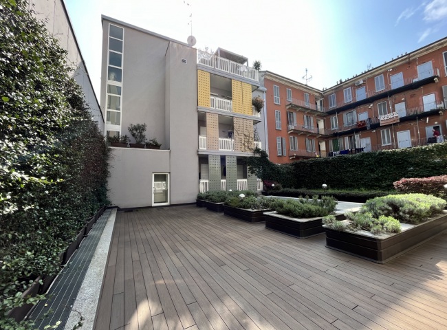 NEW APARTMENT WITH 100 SQUARE METERS TERRACE