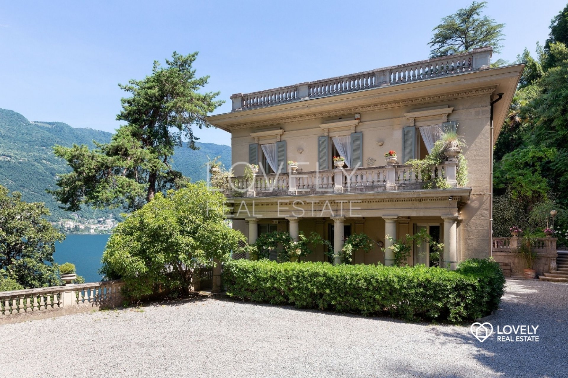 Vendita Appartamento Como - APPARTAMENTO IN VILLA CON VISTA LAGO Località Lago di Como