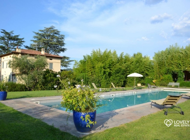 PANORAMIC VILLA WITH PRIVATE PARK AND POOL